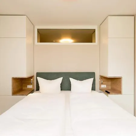 Strandgruen App 02 *