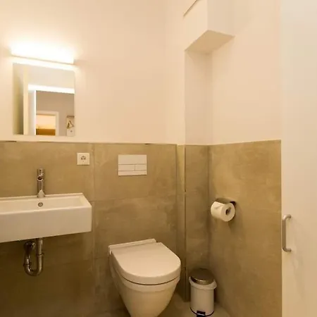 Strandgruen App 02 *