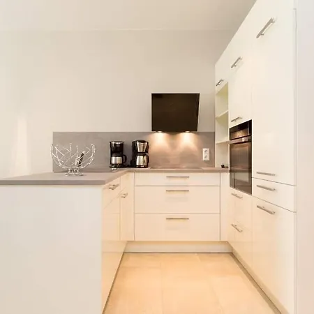 Strandgruen App 02 * ゼーバート・ヘリングスドルフ